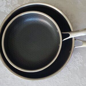 Hexclad Fry Skillets n 8" + 10"  1 each